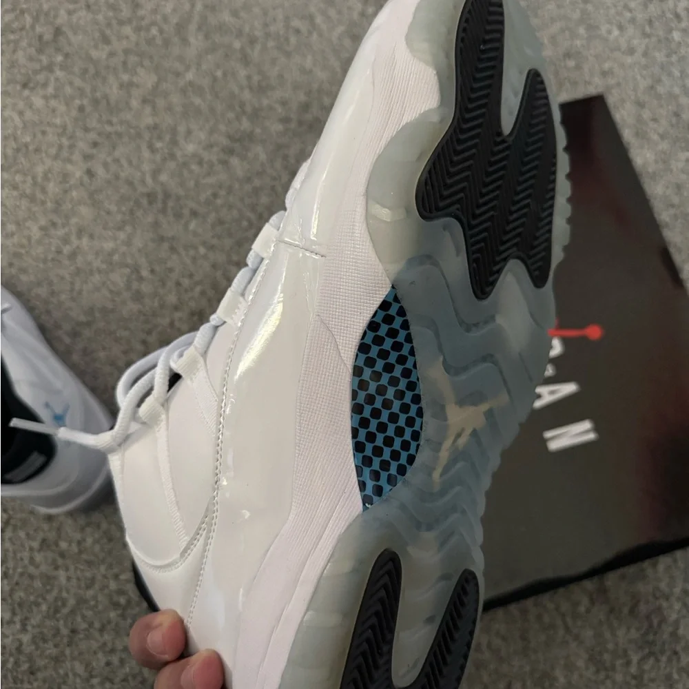 Men’s Jordan 11 Legend Blue High - Picture 5 of 9